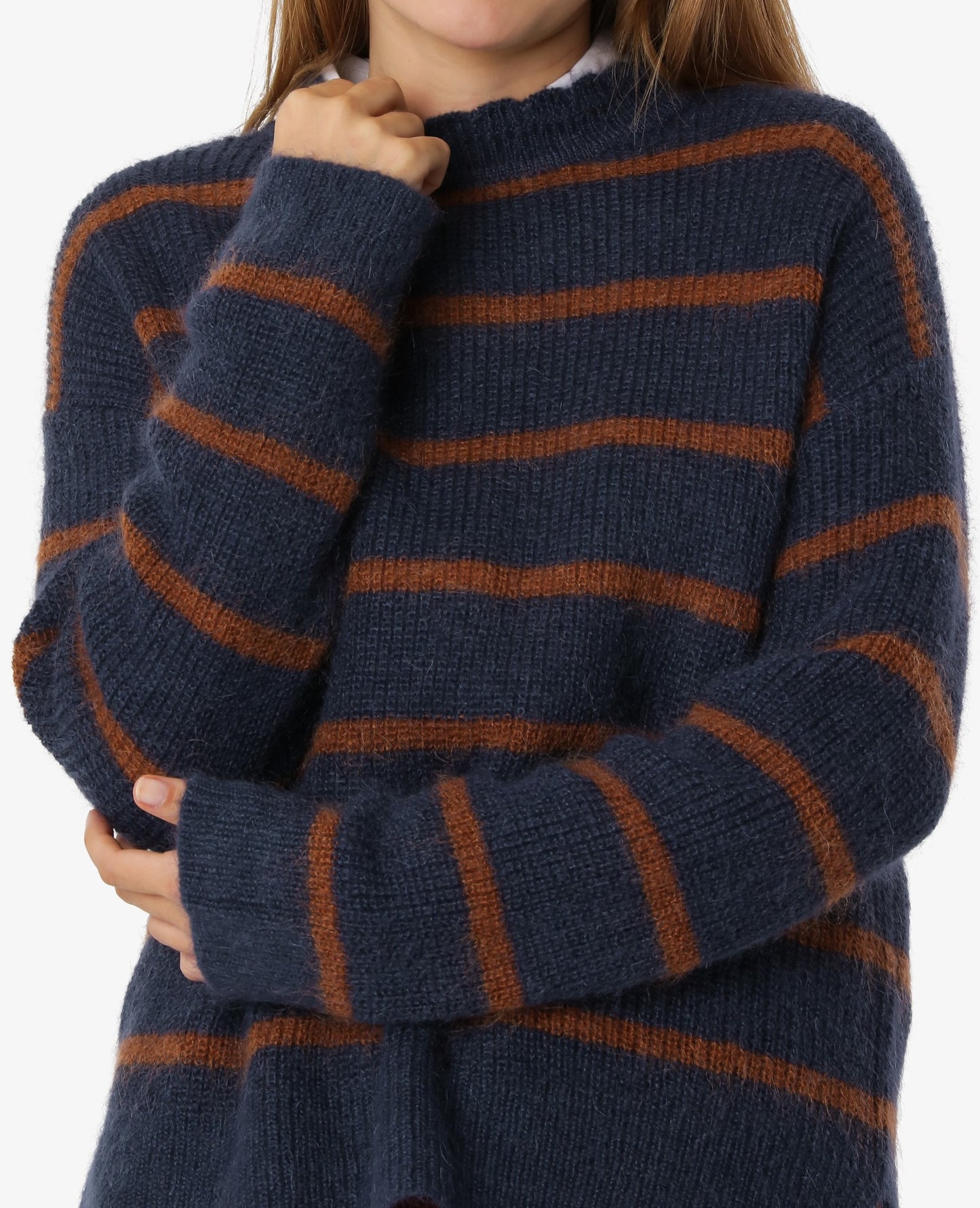 SOFT CABLE KNIT PULLOVER
